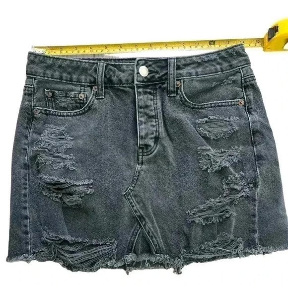 American Eagle Size 4 Black Button Fly Jean Mini Skirt Distressed - Picture 7 of 8
